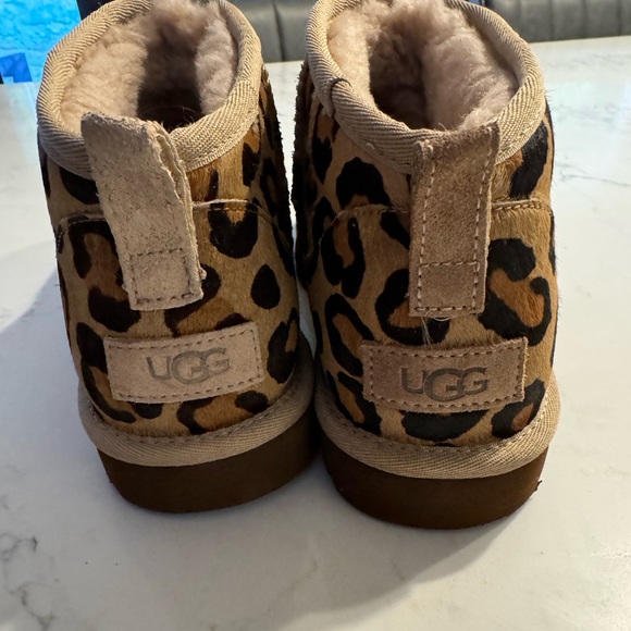UGG ultra mini leopard print boots size 9 - Picture 3 of 5